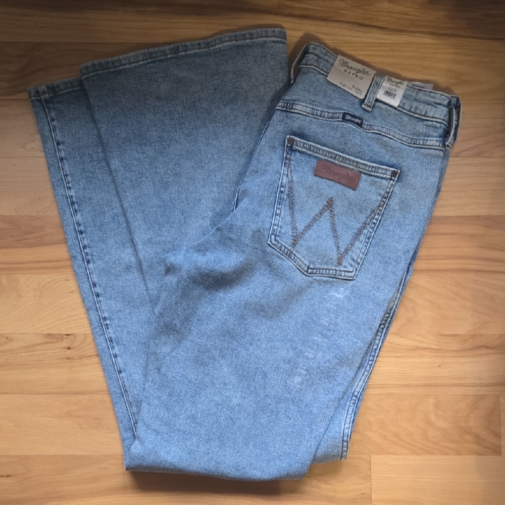 Wrangler Women's Light Blue Relaxed Flare Jeans